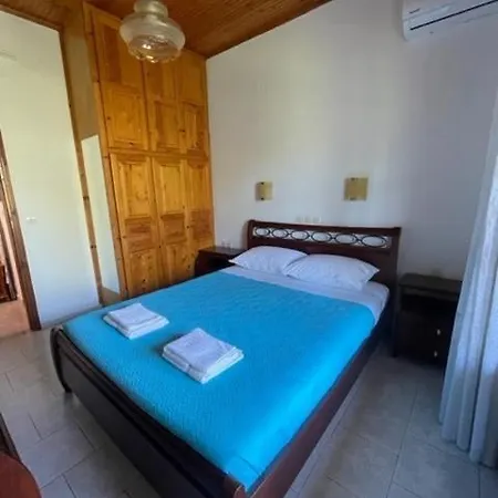 Elvira * Roda (Corfu)