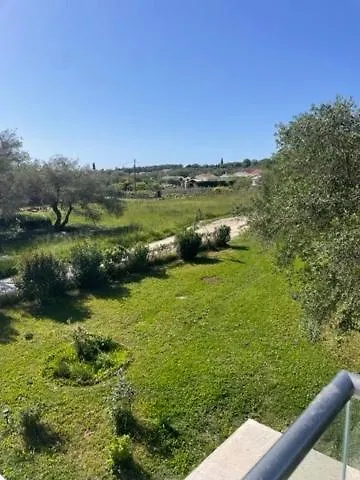 Elvira בית נופש